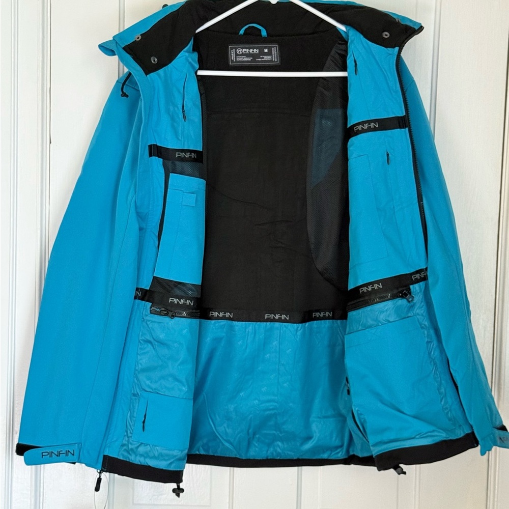New PinFin Alpha Series Mens Windbreaker Jacket Outdoor Blue Size Medium